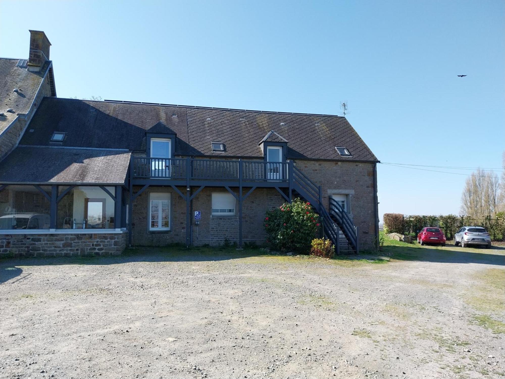 Joli Appartement Avec Vue Sur La Baie Авранш Екстериор снимка
